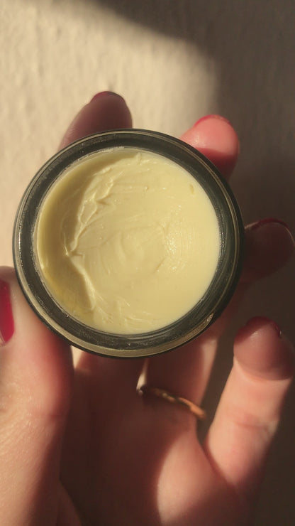 Banana eye concentrate in .5oz black jar